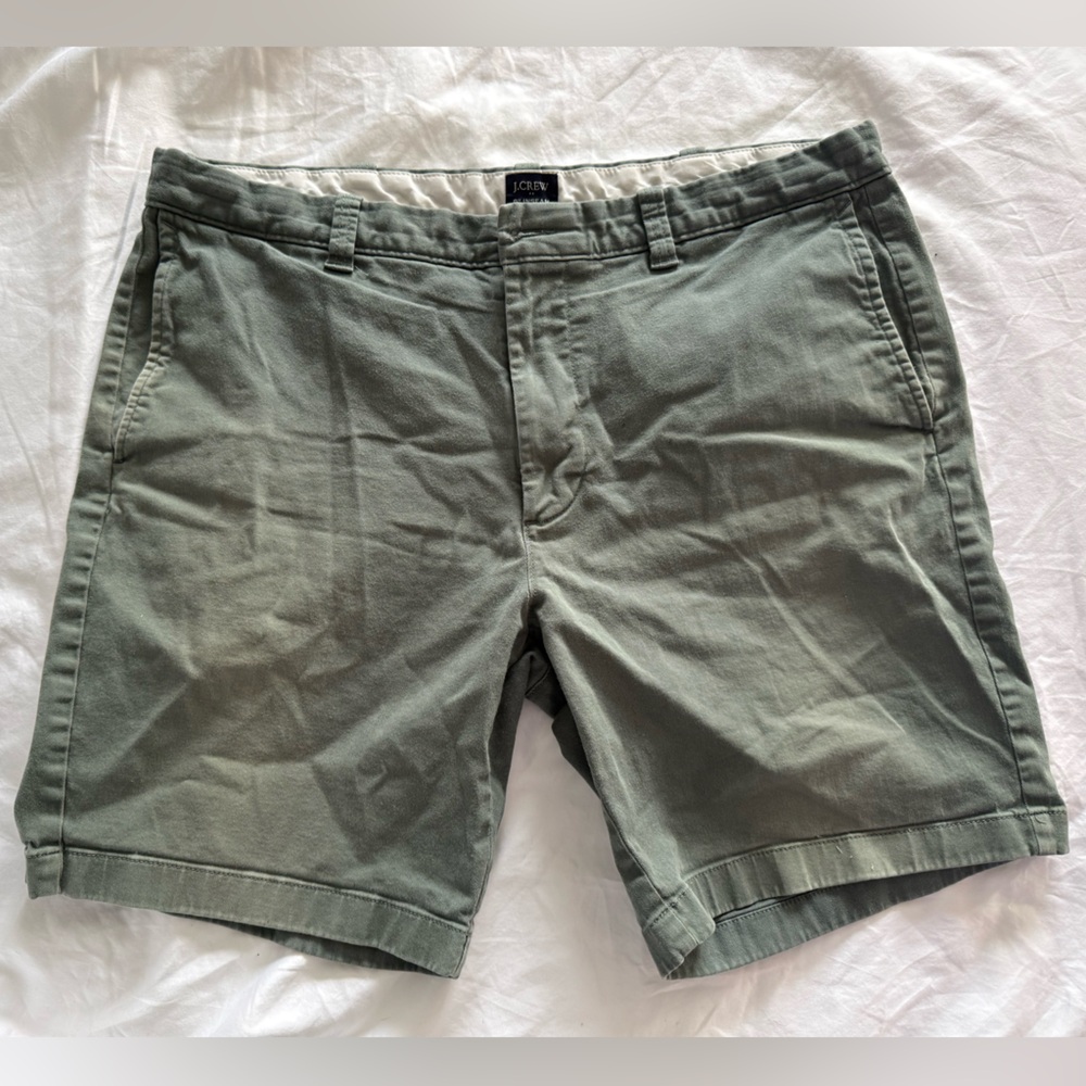 J. Crew Men’s Olive Green Flat Front Shorts